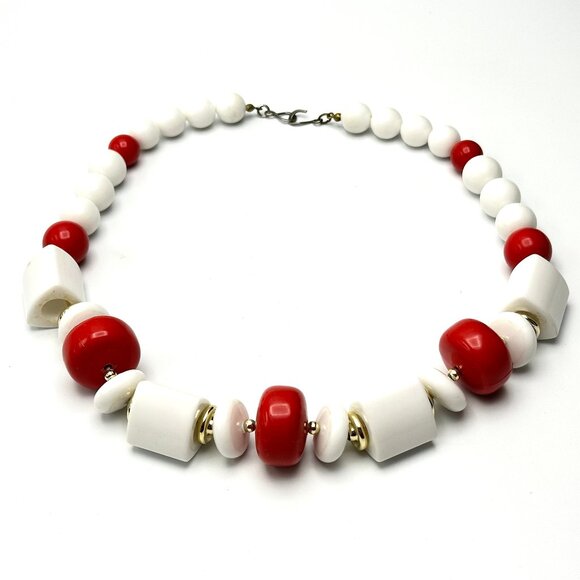 Vintage Red & White Mod Geometric Lucite Necklace & Earring Set — 1960s — EUC - Picture 10 of 11